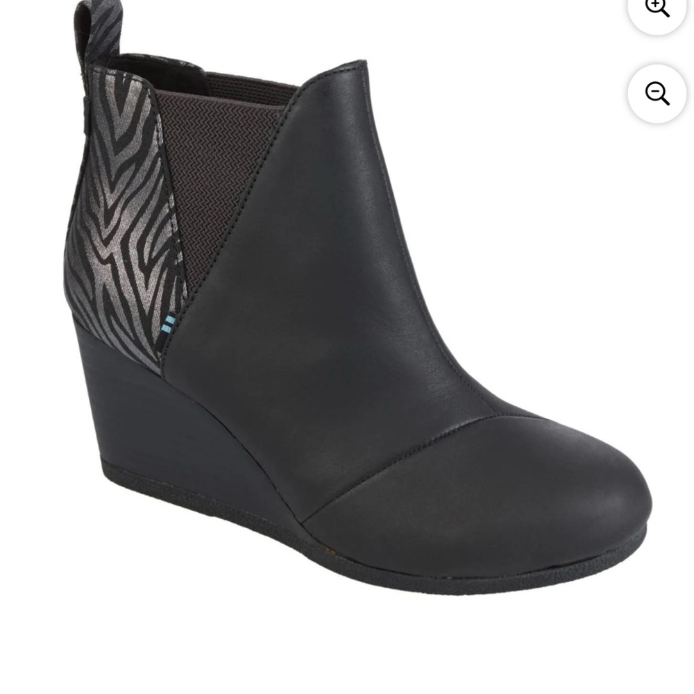 TOMS Kelsey Zebra Wedge Women’s 8